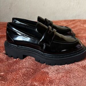 Aldo Black Patent Chunky Lug Sole Loafers | Women’s 7